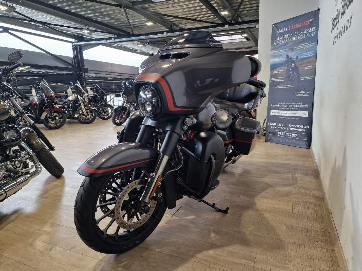 moto Harley occasion TOURING STREET GLIDE 1868 CVO