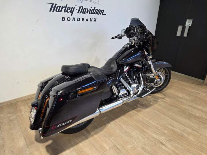moto Harley occasion TOURING STREET GLIDE 1923 CVO 