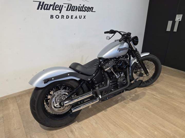 moto Harley occasion SOFTAIL STREET BOB 1745