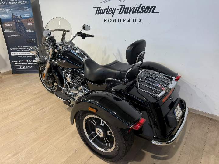moto Harley occasion TRIKE FREEWHEELER 1868