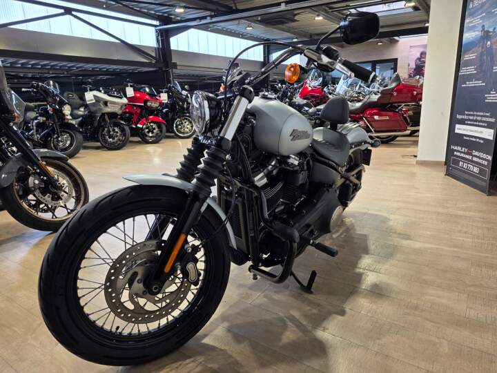 moto Harley occasion SOFTAIL STREET BOB 1745