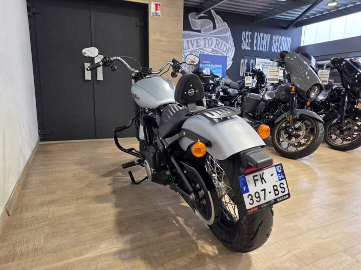 moto Harley occasion SOFTAIL STREET BOB 1745